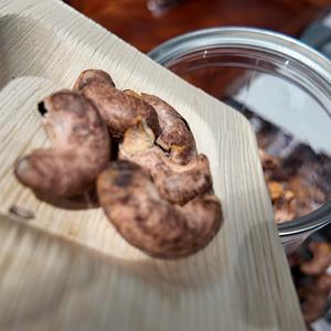 Organic Cambodia <b>Cashew</b> <b>Nuts</b> W320 Roasted With Salt Premium Quality 100% Natural With OEM / ODM Available - Product Image 2