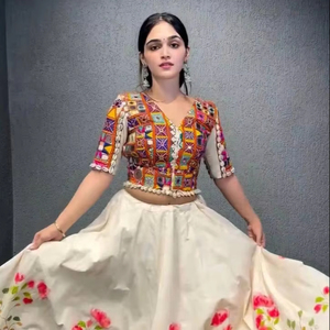 Navratri Rayon Chine Stitch ทำงานพิเศษและงานกระจกจริงผ้าใบ patta กับ Canvas lehenga choli กับ dupatta - Product Image 1