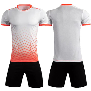 เสื้อฟุตบอลคอวีแขนสั้นน้ำหนักเบาระบายอากาศได้ดีผ้าโพลีเอสเตอร์แบบระเหิดแห้งเร็วเข้ารูปงานตามสั่ง100% - Product Image 5