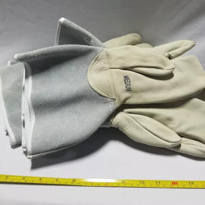 Gants de soudage en stock Gants de soudage en cuir de conception personnalisée isolés résistants aux coupures thermiques Gants de travail de sécurité BAS quantité minimale de commande - Product Image 1