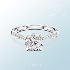 Anillo solitario único hecho a medida en oro blanco con diamantes redondos VS plus certificados por IGI, perfecto para compromiso de boda - Product Image 5