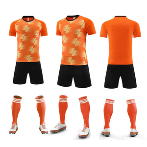 Uniforme de Fútbol Sublimado Personalizado, Estampado Geométrico Azul, Cuello Redondo, Manga Corta, Absorbe la Humedad, Ropa Deportiva para Adultos - Product Image 3
