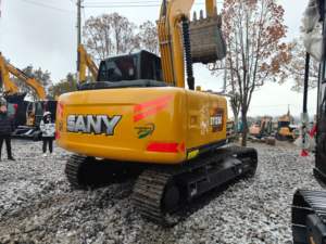 Excavadora de cadenas SANY SY135C modelo 2023 de alto rendimiento, 13 toneladas, con aire acondicionado, motor usado de calidad y sistema hidráulico avanzado. - Product Image 5