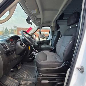 ¡Oferta Imperdible! Super limpio, 2021 R-A-M ProMaster 3.6L V6 Power FWD Automático de 6 velocidades, blanco con acabado transparente, furgoneta de carga de lujo - Product Image 3
