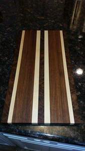 Tabla de cortar de madera de acacia Premium con mango, paleta de madera duradera para servir queso y picar en la cocina - Product Image 4