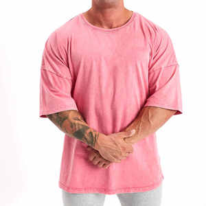 เสื้อยืดคอกลมแขนสั้นสีชมพูสำหรับผู้ชาย ผ้าฝ้าย 100% ทรงปกติ สไตล์ลำลอง สีพื้น ผ้าเจอร์ซีย์ถัก - Product Image 1