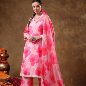 MERAKI MAYA FLORAL ROSA MUSELINA KURTA SET CON ORGANZA DUPATTA Mujer Kurta Set | Conjunto Étnico - Product Image 1