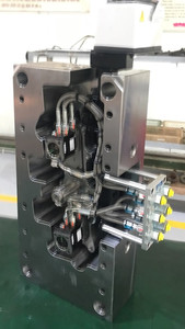 Moldes de inyección de plástico automotrices personalizados de alta calidad Fabricante de sobremoldeo profesional para la fabricación de productos de plástico - Product Image 5