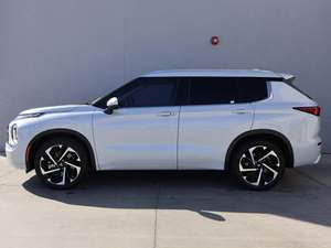 Pre-owned Clean 2022 Mitsubish-i outlander sel - Product Image 5