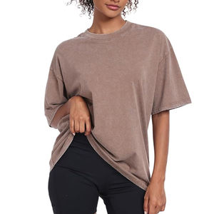 Camiseta gráfica para mujer de talla grande con cuello redondo de poliéster transpirable estilo informal camiseta de verano Color arena estampado de logotipo personalizado - Product Image 3