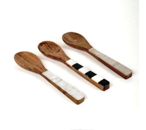 Cuchara de madera con incrustaciones de resina Espátulas de madera de neem Juego de 3 SERVIDOR DE ENSALADA DE MADERA JUEGO DE 2 HECHO A MANO ÚNICO KETCHENWAR - Product Image 2
