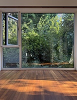 Ventana Corredera de Aluminio de Doble Acristalamiento, Moderna y Personalizada, con Apertura Plegable y Rotura de Puente Térmico para Uso Exterior en Apartamentos