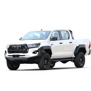NUOVO 2025 Hilux GR-Sport Bianco, Motore a 4 Cilindri (299 CV), 4x4, 2 Assi, Alimentazione a Benzina, Trazione Integrale, Trasmissione Automatica, Guida a Sinistra - Product Image 1