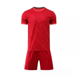 Vêtements de football pour jeunes uniformes de football hommes sublimation quantité personnalisé OEM maillot de football Football pour équipe séchage rapide vêtements de sport de club - Product Image 1
