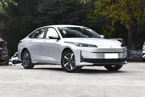 Berline hybride électrique d'occasion 2024, transmission automatique, groupe motopropulseur essence/électrique économe en carburant, moderne, fournie du Japon - Product Image 4