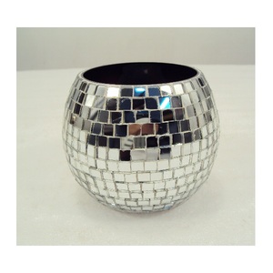 Bougeoir votif en verre fini mosaïque d'argent forme ronde pour la décoration de table de noël de fête décorative à la maison - Product Image 1