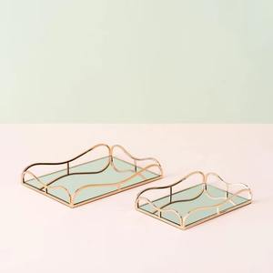 Bandeja de servicio de espejo y acero inoxidable antiguo de gran demanda con asas doradas seguras para alimentos - Product Image 5