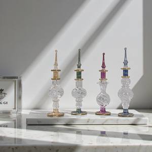 LW50 Flacons de parfum élégants en verre soufflé de style bohème, décoratifs pour commode, dessus colorés, accents dorés, design torsadé, faits à la main - Product Image 2