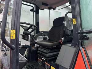 Chargeur sur pneus Kubota R640 2024-Chargeur compact de 5.2 tonnes avec moteur diesel Kubota de 64.4 HP-Équipement de construction durable - Product Image 6