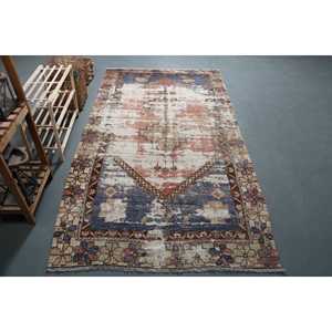 Alfombra de 4.3x8.5 pies, Alfombra Vintage, Alfombra Turca de Lana Azul con Estampado Animal - Product Image 1