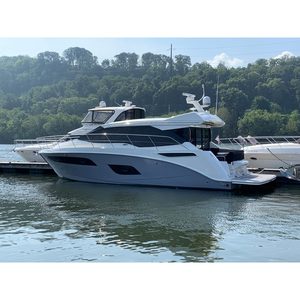 Yacht sportif Sea Ray Sundancer 460 2017, 7 m, aluminium et fibre de verre, avec moteur inboard/outboard, état neuf, avec remorque en option - Product Image 4