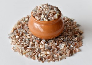 Venta al por mayor de mezcla de piedras de luna de forma irregular de 1 kg, chips de piedras preciosas naturales curativas para decoración, fabricación de joyas y arte. - Product Image 3