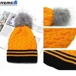 Super Qualité 100% Acrylique Commun Hiver Chaudement Rayé Bonnet Tricoté Personnalisé avec Logo Personnalisé pour Usage Extérieur Unisexe Adulte - Product Image 6