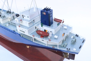MV JONATHAN ACE Maquette de Navire Peint à la Main Résine Amour Décor Nautique Cadeau Maison Vietnam - Product Image 3