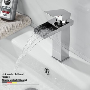 Moderner Mattschwarzer Edelstahl Wasserfall-Waschtischmischer mit Einhebelmischer für Warm- und Kaltwasser, Einlochmontage für Aufsatzwaschbecken - Product Image 2