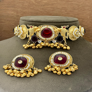 Ensemble ras du cou Amrapali de qualité supérieure pour femmes Appel royal parfait pour les mariages, occasions spéciales tour de cou de luxe avec boucles d'oreilles - Product Image 1