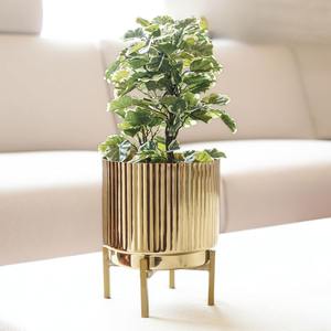 Maceta Elegante para Plantas de Interior, Estilo Contemporáneo para el Hogar y Adorno Decorativo de Vegetación, Hecha a Mano en India - Product Image 4