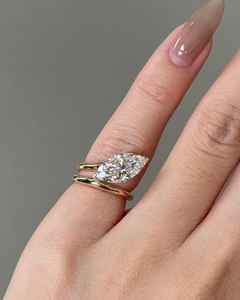 Bague en or jaune massif 14K avec diamant de laboratoire 1,51 carat taille marquise, sertie de griffes, pour mariage, fête, occasion spéciale, cadeau pour partenaire - Product Image 1