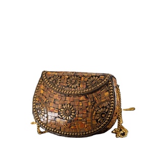 Meilleures ventes Artisanat de luxe en métal à la mode Pochette pour les femmes Sac à main en mosaïque avec motif boule pour les fêtes au prix de gros - Product Image 1