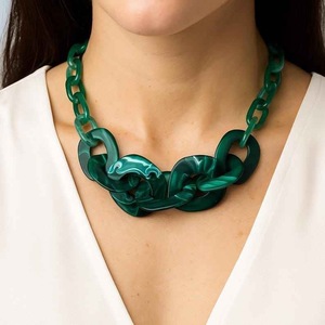 Collar de resina, accesorio de joyería atrevido y llamativo para quienes buscan la moda moderna, alta calidad - Product Image 1