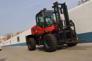 Carretilla elevadora diésel de <span class=keywords><strong>3</strong></span> toneladas con altura de elevación hidráulica 4x4 de 3m para terreno accidentado Categoría de producto Carretilla elevadora de combustión interna - Product Image 3