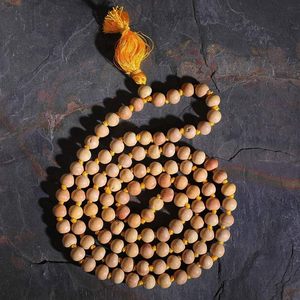 HealthAndYoga Mala en bois de Tulsi pur, chapelet de basilic sacré pour le chant de mantras, marque spirituelle - Product Image 5