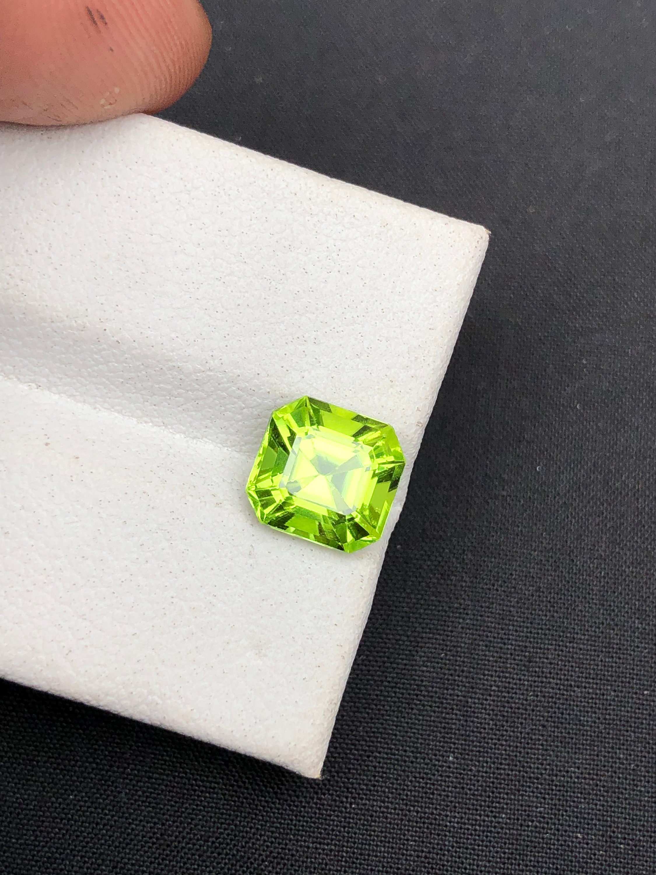 สีเขียว