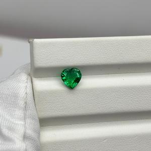 พลอยมรกตทรงหัวใจขนาด 6 มม. สำหรับเครื่องประดับแห่งความรัก พลอยมรกตสีเขียวจากแซมเบีย หินเจียระไน ขายส่งจากผู้ผลิตที่ได้รับการยืนยันจากอินเดีย - Product Image 6