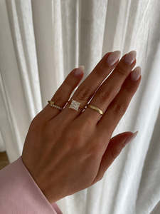 แหวนเพชรประดับรัศมีแบบซ่อนหรูหราสีทองสีเหลืองล้วน18K ปรับแต่ง1.5ได้ตามต้องการ - Product Image 2