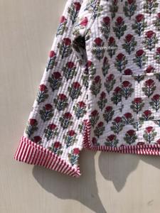 เสื้อแจ็คเก็ตผ้าฝ้ายลายดอกไม้สไตล์โบฮีเมียนทำมือสำหรับฤดูใบไม้ร่วงและฤดูหนาว เสื้อคลุมสตรีทแวร์แบบสองด้าน ของขวัญสำหรับเธอ - Product Image 5