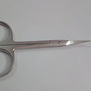 Tijeras rusas para cutículas con cuchillas afiladas y punta fina, tijeras para uñas de uso doméstico y profesional. - Product Image 3