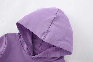 เสื้อฮู้ดเด็กสุดเทรนดี้สำหรับฤดูใบไม้ร่วง ออกแบบมาเพื่อความสบายและการสวมใส่ที่ยาวนาน ผลิตจากผ้าโพลีเอสเตอร์ 100% แบบสวมหัวสำหรับทุกเพศ - Product Image 5