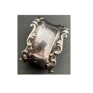 Anneaux de serviette en métal à motif rond de décoration quotidienne bon marché Rond de serviette au design gaufré des deux côtés pour la décoration de table de mariage - Product Image 1