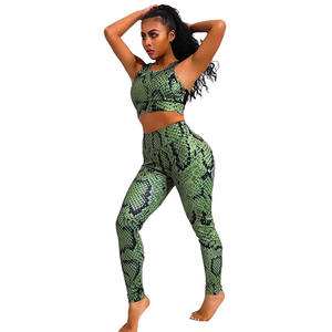 ชุดโยคะพลัสไซส์แบบระบายอากาศได้ กลับด้านได้ รุ่นใหม่ล่าสุด รับสั่งทำ ชุดออกกำลังกายพิลาทิสสำหรับผู้หญิง ผ้าไร้ตะเข็บ แห้งเร็ว ผลิตในปากีสถาน - Product Image 3