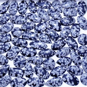 หินควอตซ์เกล็ดหิมะแบบกึ่งมีค่าสำหรับใช้เป็นก้อนหินอัญมณีบำบัดขนาดฟรีไซส์ตามธรรมชาติ - Product Image 1