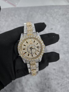 นาฬิกาผู้ชายหรูหราประดับเพชรโมอิสซาไนต์ หน้าปัดดีไซน์เฉพาะตัว สายสแตนเลสสตีล โมอิสซาไนต์ VVS สไตล์ฮิปฮอป - Product Image 3