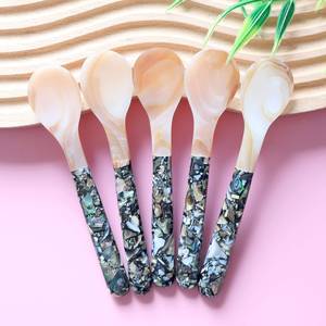 Cuillères à caviar en nacre fabriquées à la main personnalisables pour les repas gastronomiques et les cadeaux élégants Connect Direct Fabricant - Product Image 3