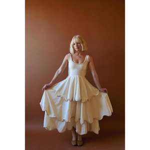 Maxi Vestido Holgado con Estampado Floral Digital, Mangas Largas con Volantes, Cintura Natural, Multicapa, Estilo Urbano, Ecológico, con Logotipo Personalizado - Product Image 1