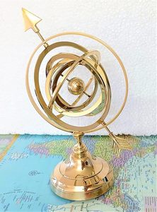 Objet décoratif de bureau design Attrayant Earth Arrow Gold - Product Image 4