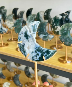 Luna de ágata musgo natural con cristal de soporte con soporte - Product Image 4